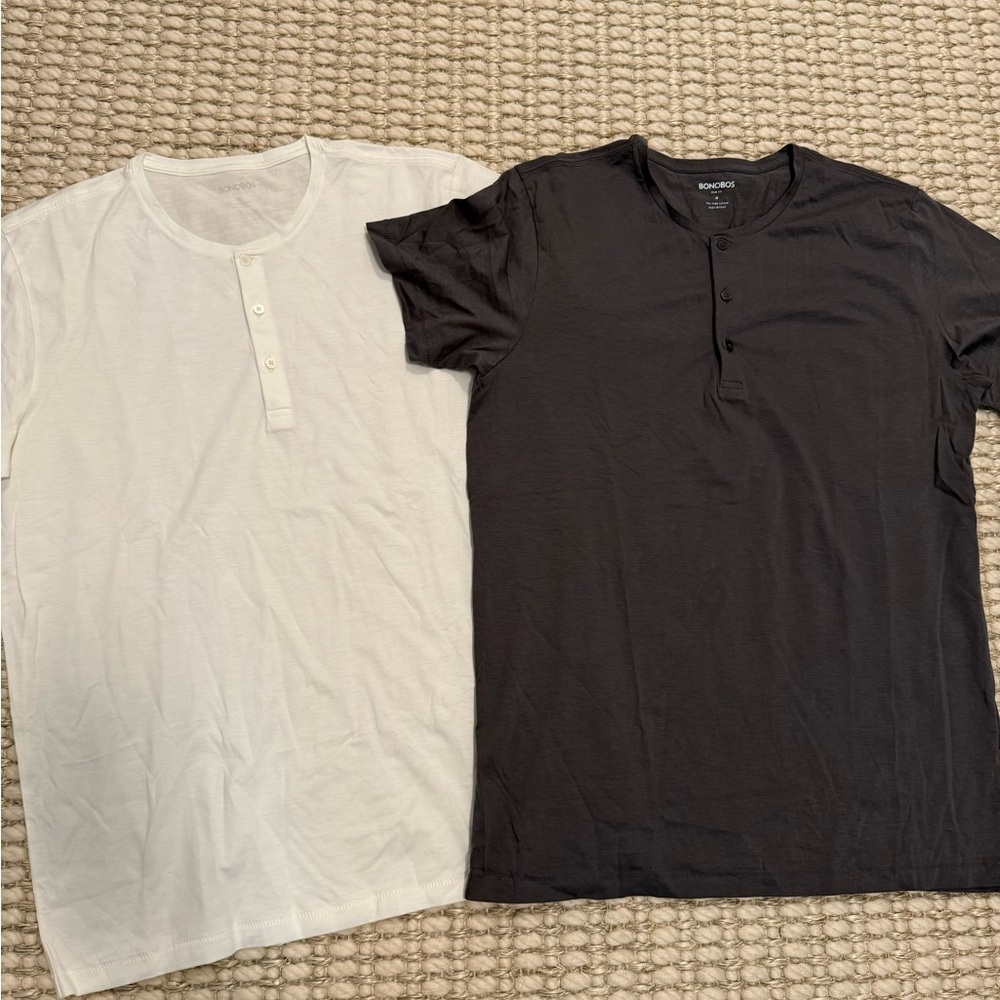 Bonobos Slate Gray and White Short Sleeve Henley Tees